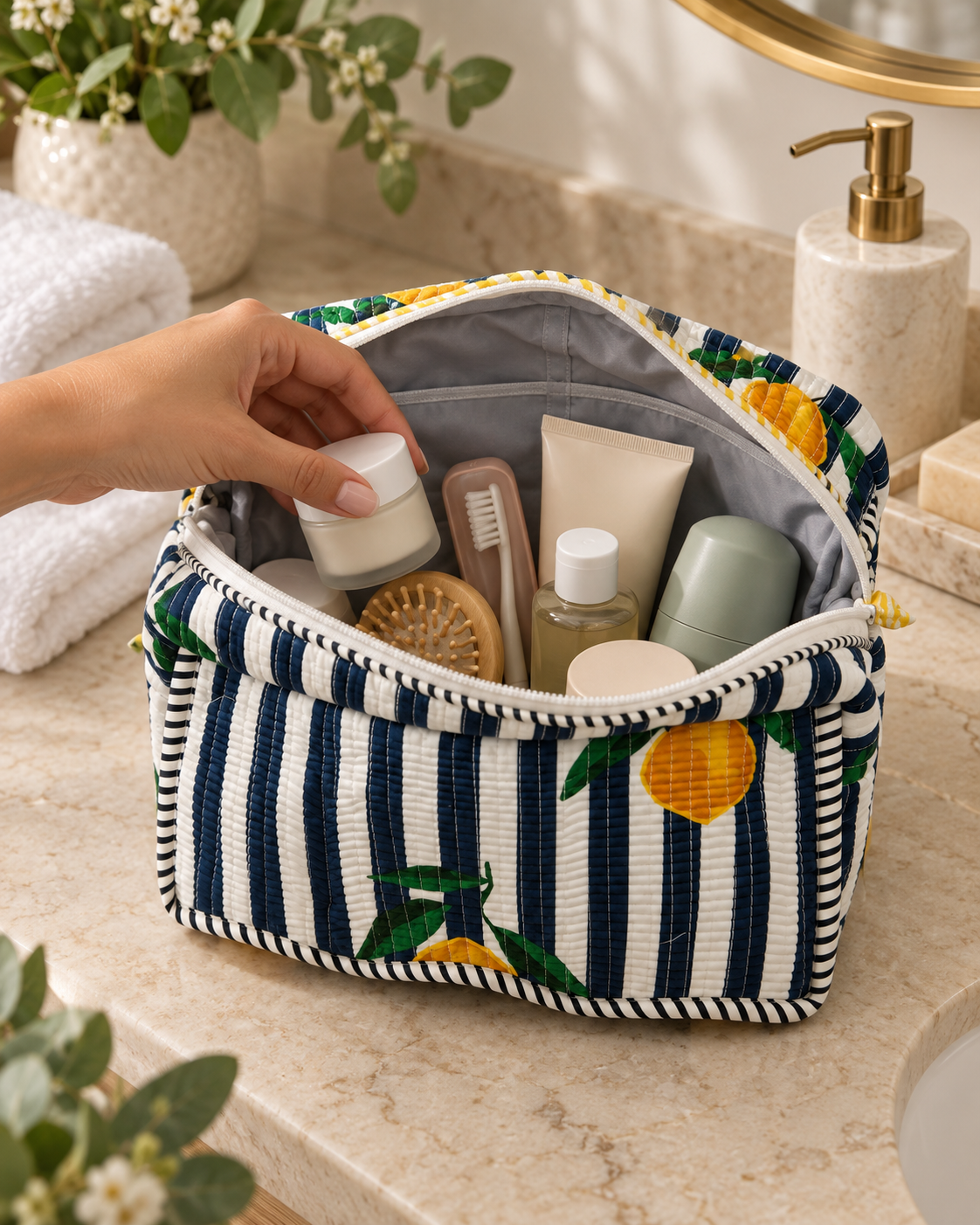 Navy Lemon Scallop Quilted Pouch